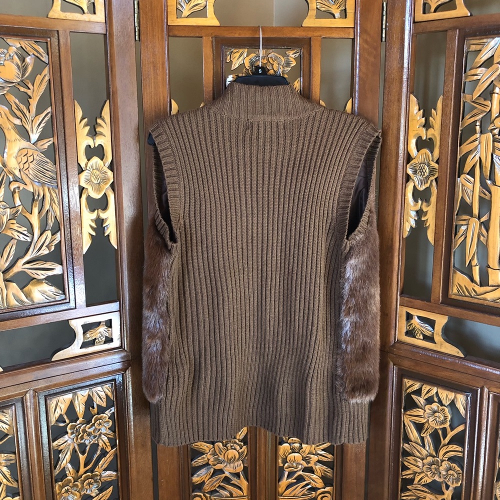 Kikit Faux Fur Knit Zippered Vest - Picture 2 of 8